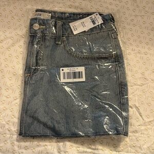 Hollister Curvy Low-Rise Medium Wash Denim Mini Skort